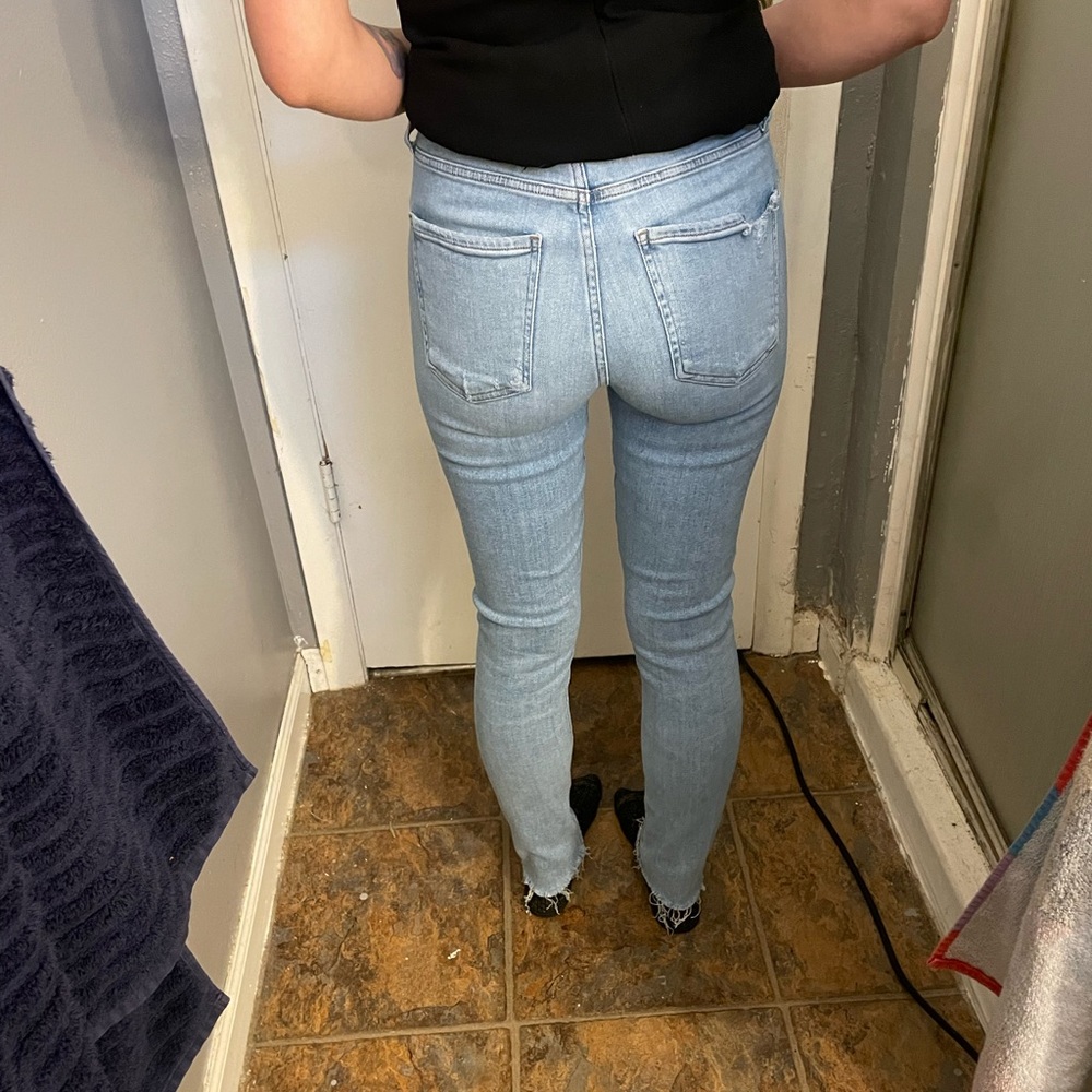 AGOLDE size 27 light wash skinny jeans
